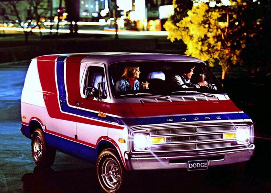  Dodge B-Series Van Tradesman 1977 года  (фото 2 из 2)